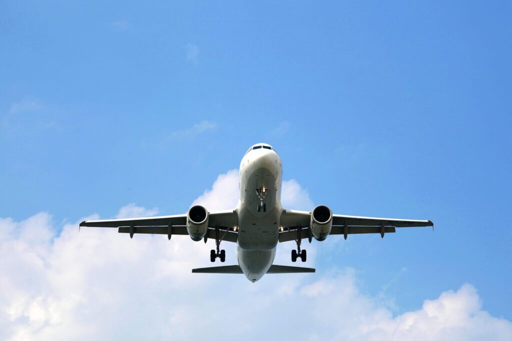 Cuál es el gasto energético de volar en avión y cómo ahorrar para viajar sostenible