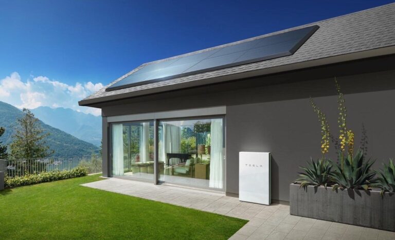 Precios de la luz más baratos a cambio de poner una batería y paneles solares en tu casa: El plan de Tesla imagen obtenida de Google