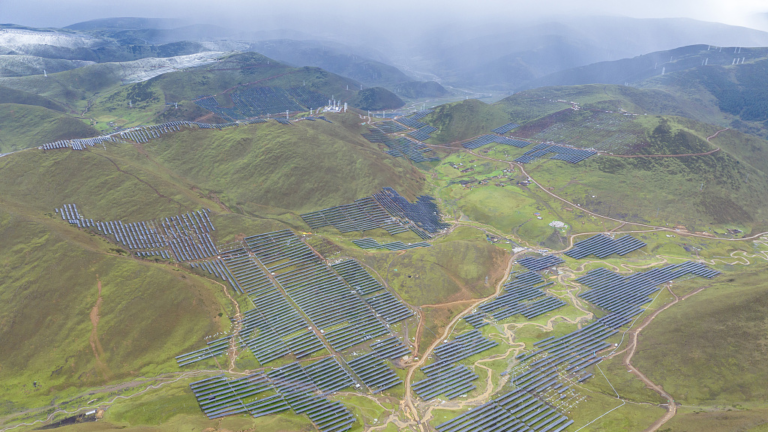 China sorprende al mundo con la inauguración de su Mega Hidro-Fotovoltaica